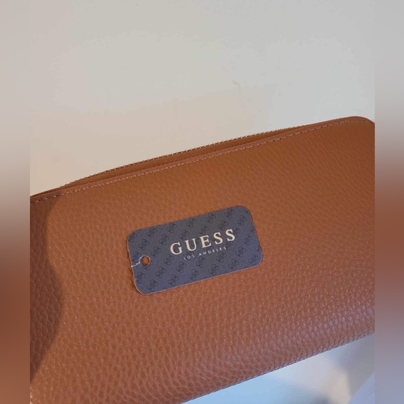 Guess brown cognac long wallet clutch NWT - Picture 4 of 5